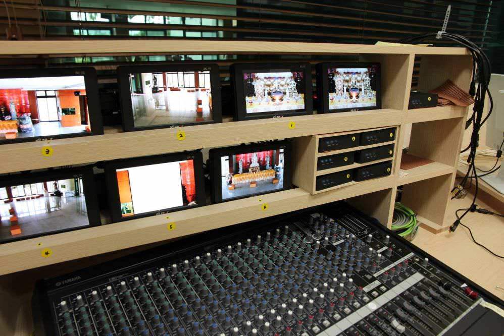 多一台Livebox直播机转播iFollow自动追踪多机拍摄输出的影象